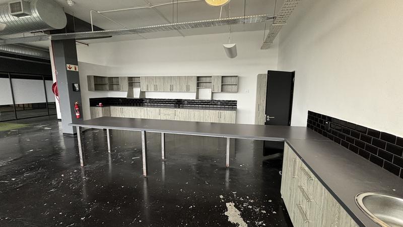 To Let commercial Property for Rent in Paarden Eiland Western Cape